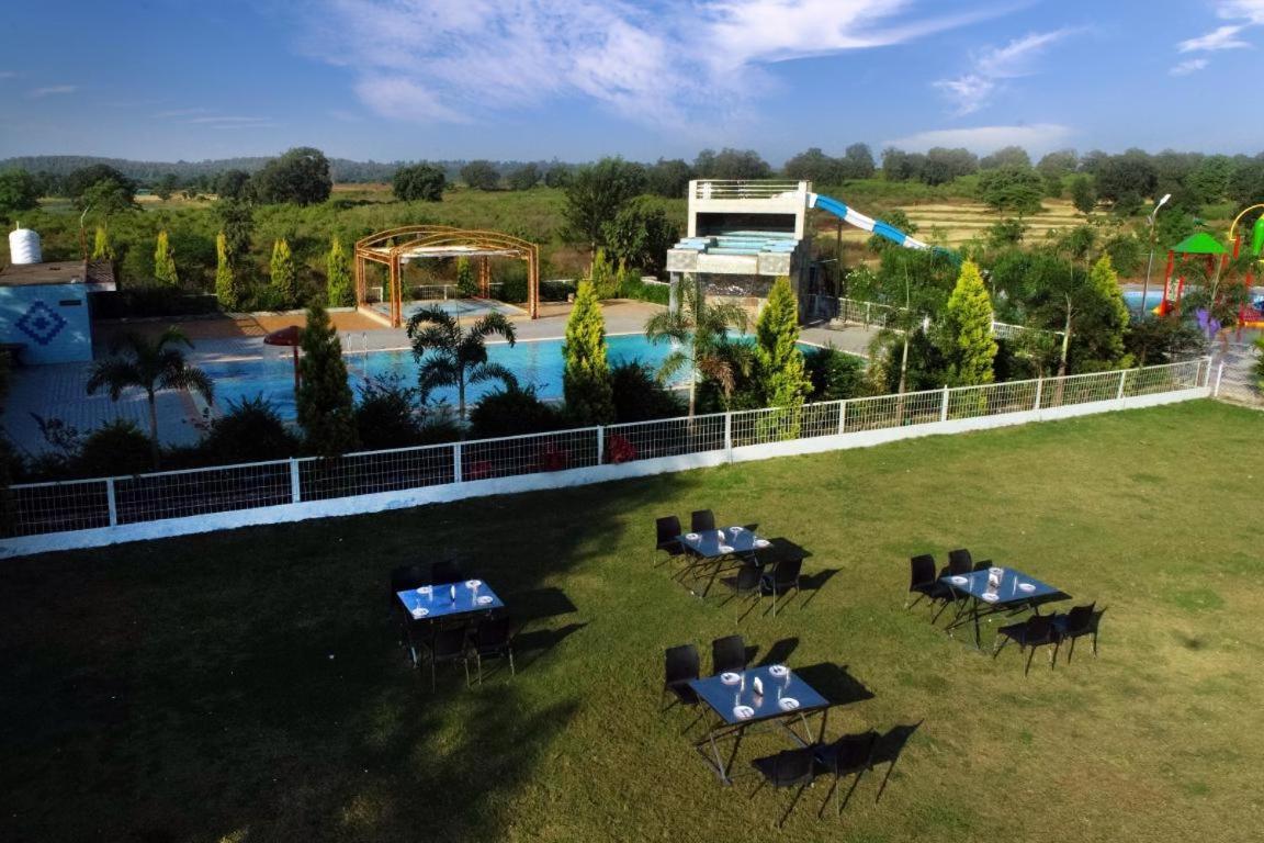 Nisarg Resort Jabalpur Luaran gambar