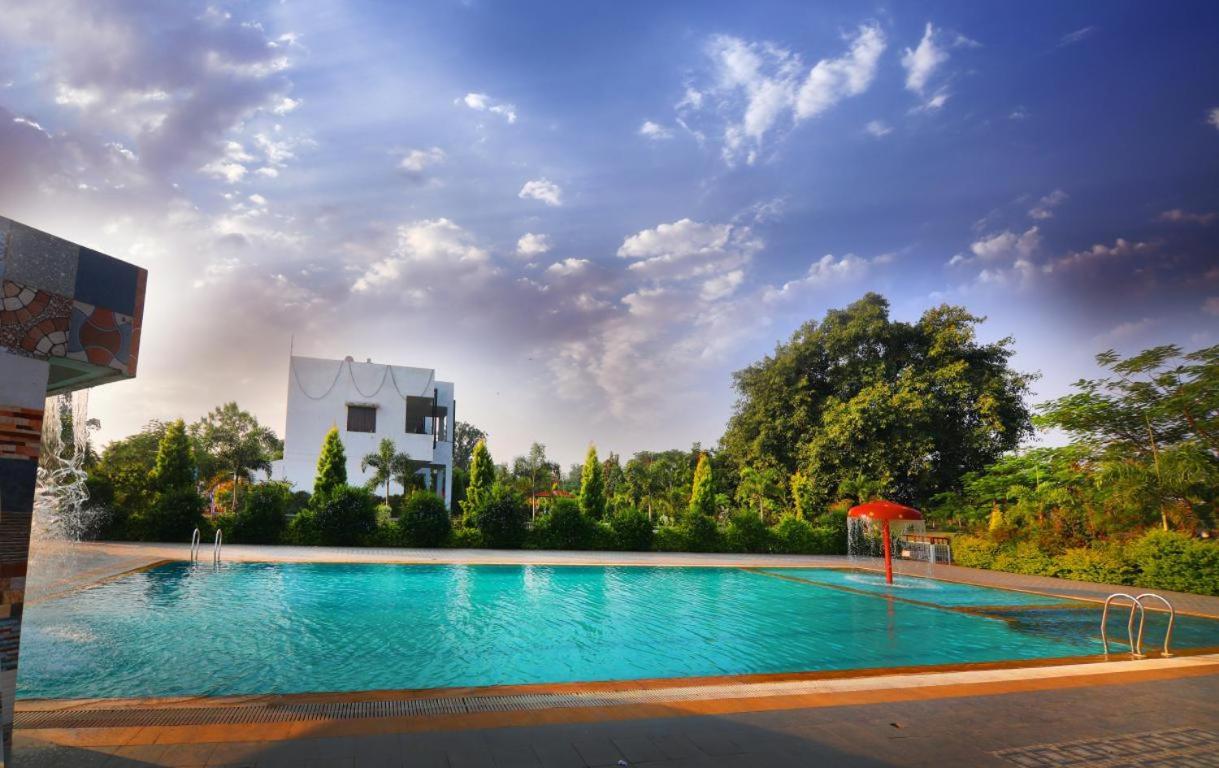 Nisarg Resort Jabalpur Luaran gambar
