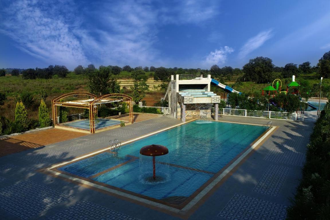 Nisarg Resort Jabalpur Luaran gambar